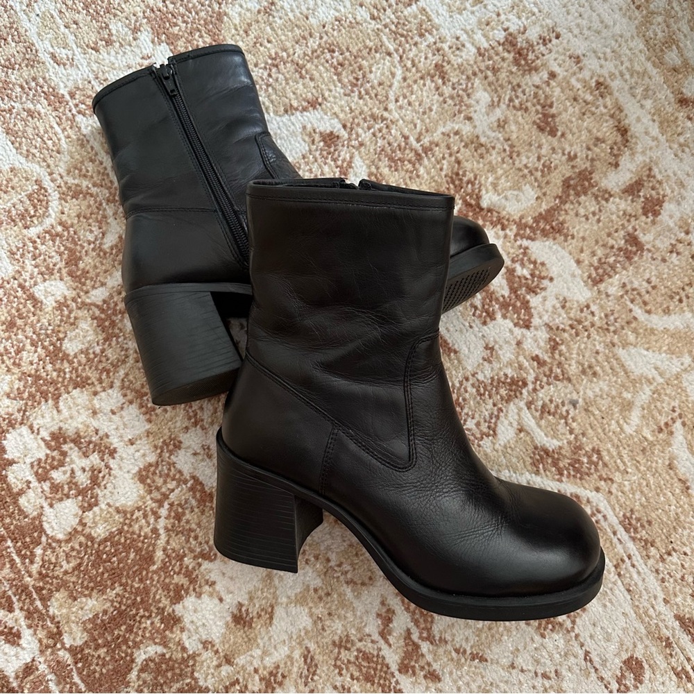 Urban Outfitters Boots Womens Size 8 Black Beau Square Toe UO Side Zip Platform - Picture 3 of 9